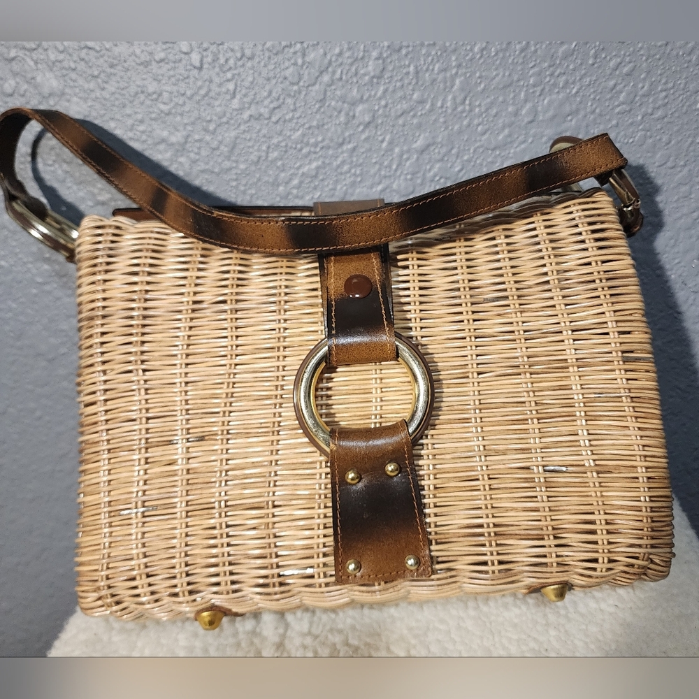 Vintage Gaymode wicker purse.